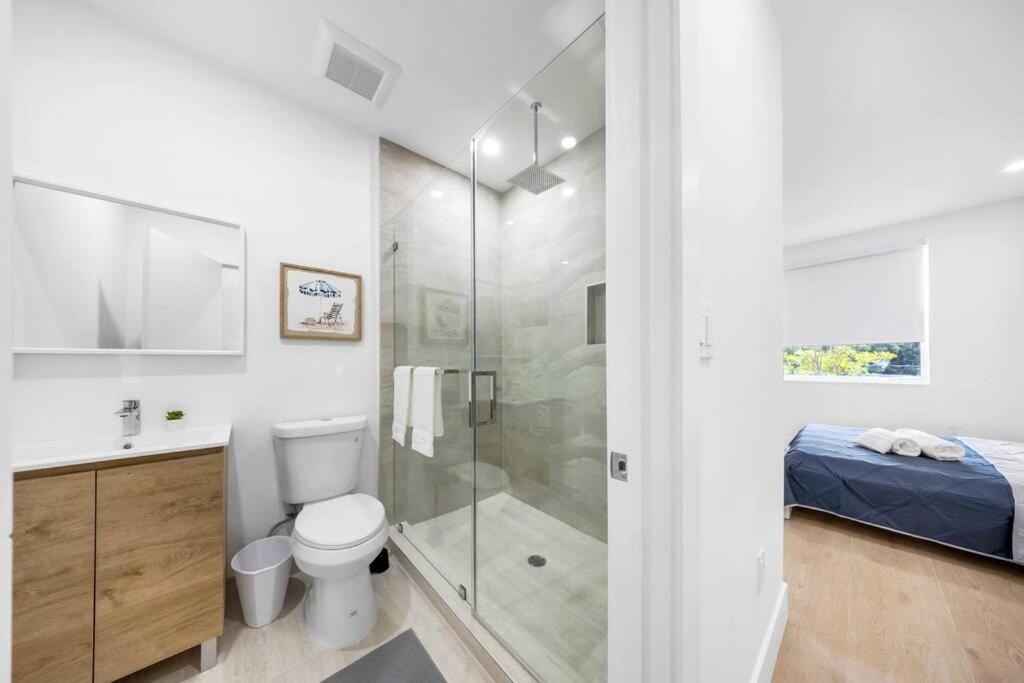 Pousada Up To 12 Guests! Modern Near Wynwood 29! Miami